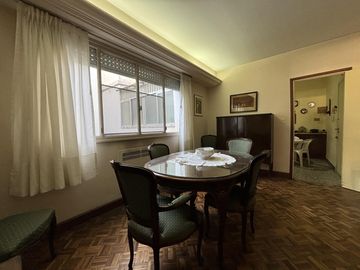 Venta Departamento 4 ambientes con dependencia en Caballito