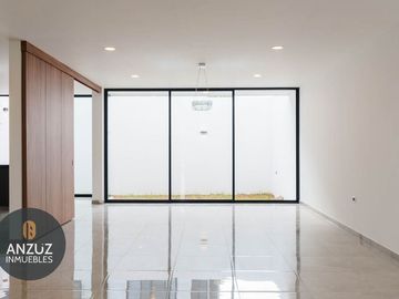 Casa de 4 recámaras en Lomas de Angelópolis 3