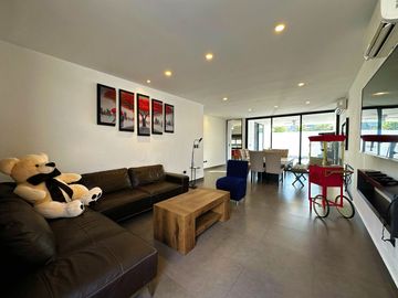 CASA EN VENTA EN PRIVADA ARBOREA CON AMENIDADES, CONKAL.