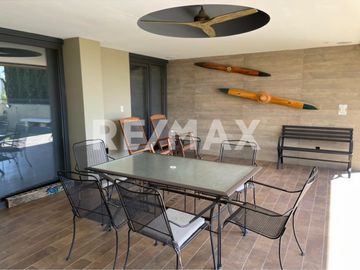 VENTA DE HERMOSA RESIDENCIA DE AUTOR EN JURIQUILLA