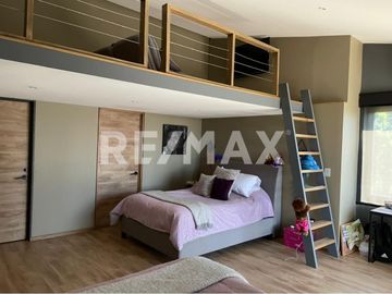 VENTA DE HERMOSA RESIDENCIA DE AUTOR EN JURIQUILLA