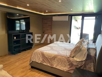 VENTA DE HERMOSA RESIDENCIA DE AUTOR EN JURIQUILLA
