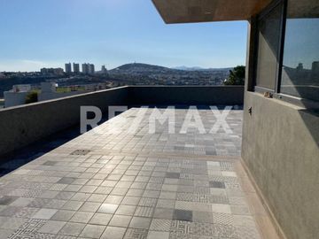 VENTA DE HERMOSA RESIDENCIA DE AUTOR EN JURIQUILLA