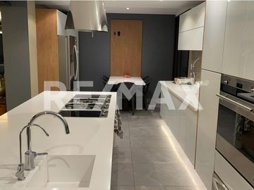 VENTA DE HERMOSA RESIDENCIA DE AUTOR EN JURIQUILLA
