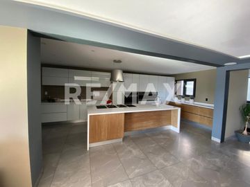 VENTA DE HERMOSA RESIDENCIA DE AUTOR EN JURIQUILLA