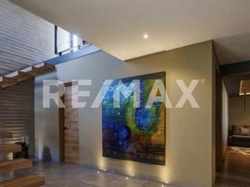 VENTA DE HERMOSA RESIDENCIA DE AUTOR EN JURIQUILLA
