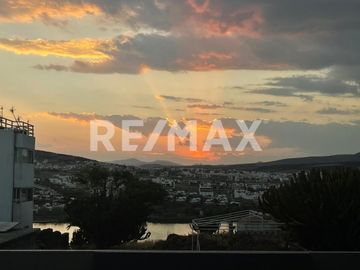 VENTA DE HERMOSA RESIDENCIA DE AUTOR EN JURIQUILLA