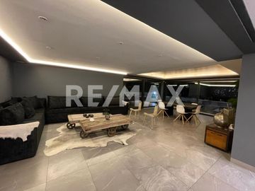 VENTA DE HERMOSA RESIDENCIA DE AUTOR EN JURIQUILLA