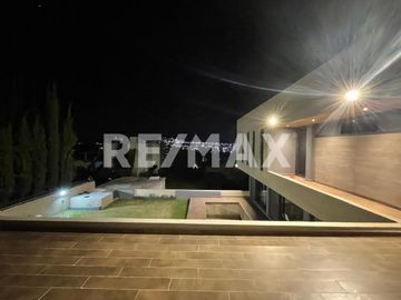 VENTA DE HERMOSA RESIDENCIA DE AUTOR EN JURIQUILLA