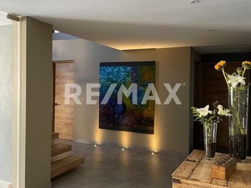 VENTA DE HERMOSA RESIDENCIA DE AUTOR EN JURIQUILLA