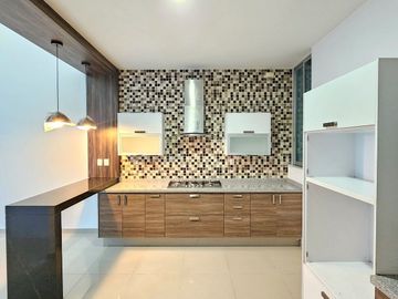 RESIDENCIA EN VENTA DE 3 RECÁMARAS EN ZONA RESIDENCIAL !