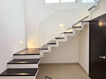 RESIDENCIA EN VENTA DE 3 RECÁMARAS EN ZONA RESIDENCIAL !