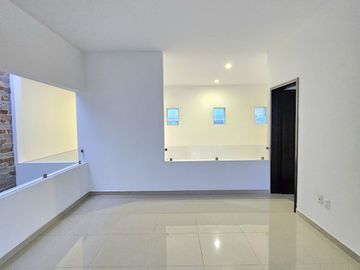 RESIDENCIA EN VENTA DE 3 RECÁMARAS EN ZONA RESIDENCIAL !