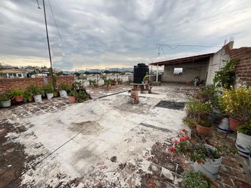 Fracc. Kennedy CASA en VENTA puede usarse como casa o bien como taller, fábrica, almacén, etc.