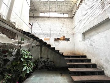Fracc. Kennedy CASA en VENTA puede usarse como casa o bien como taller, fábrica, almacén, etc.