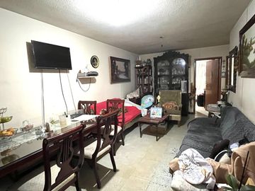 Fracc. Kennedy CASA en VENTA puede usarse como casa o bien como taller, fábrica, almacén, etc.