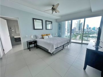 SE VENDE ELEGANTE APARTAMENTO PH YACHT CLUB AVENIDA BALBOA