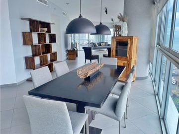 SE VENDE ELEGANTE APARTAMENTO PH YACHT CLUB AVENIDA BALBOA