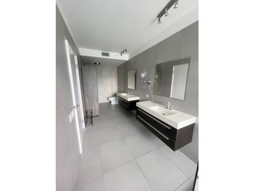 SE VENDE ELEGANTE APARTAMENTO PH YACHT CLUB AVENIDA BALBOA