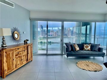 SE VENDE ELEGANTE APARTAMENTO PH YACHT CLUB AVENIDA BALBOA