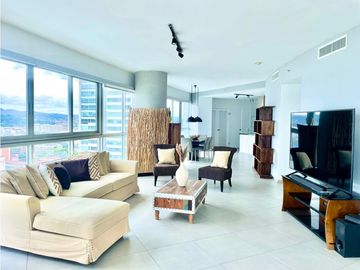 SE VENDE ELEGANTE APARTAMENTO PH YACHT CLUB AVENIDA BALBOA