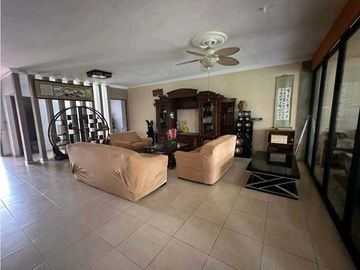 SE VENDE CASA EN CONDADO DEL REY 325M2