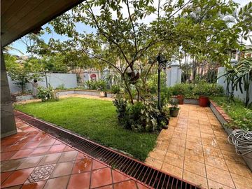 SE VENDE CASA EN CONDADO DEL REY 325M2