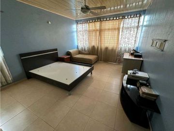 SE VENDE CASA EN CONDADO DEL REY 325M2