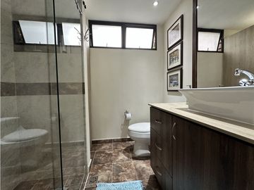 HERMOSO PENTHOUSE EN LAURELES MEDELLIN