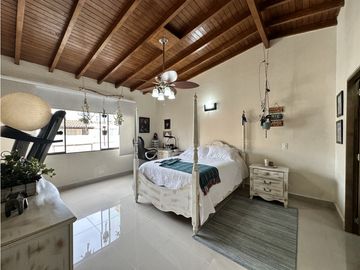 HERMOSO PENTHOUSE EN LAURELES MEDELLIN