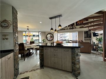HERMOSO PENTHOUSE EN LAURELES MEDELLIN