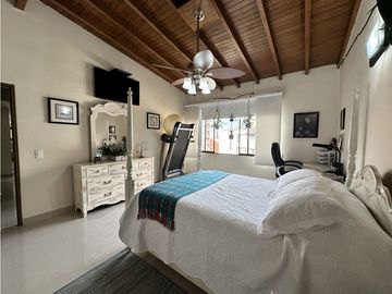 HERMOSO PENTHOUSE EN LAURELES MEDELLIN