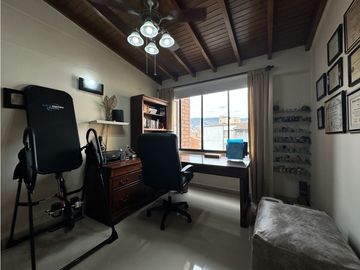 HERMOSO PENTHOUSE EN LAURELES MEDELLIN