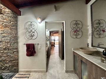 HERMOSO PENTHOUSE EN LAURELES MEDELLIN