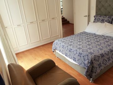 HERMOSA CASA UNA PLANTA EN CAMINO REAL Y ZAVALETA