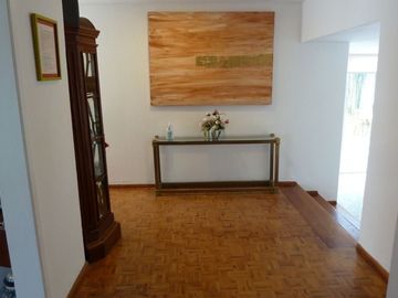 HERMOSA CASA UNA PLANTA EN CAMINO REAL Y ZAVALETA