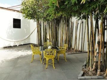 HERMOSA CASA UNA PLANTA EN CAMINO REAL Y ZAVALETA