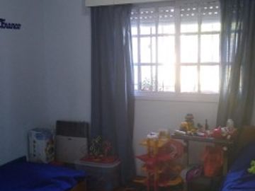 CASA EN PLENO CENTRO DE MUÃIZ, MUY BUEN ESTADO