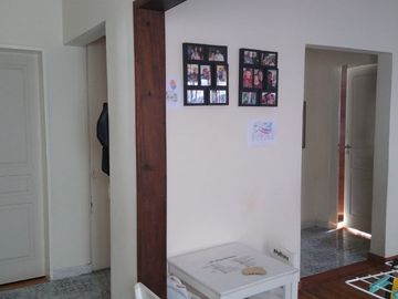 CASA EN PLENO CENTRO DE MUÃIZ, MUY BUEN ESTADO