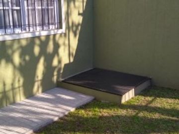 CASA EN PLENO CENTRO DE MUÃIZ, MUY BUEN ESTADO