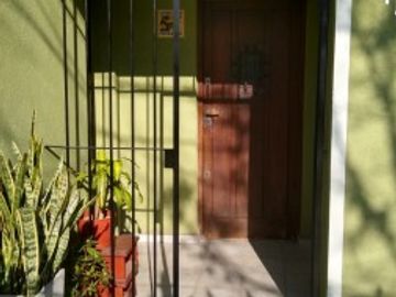 CASA EN PLENO CENTRO DE MUÃIZ, MUY BUEN ESTADO