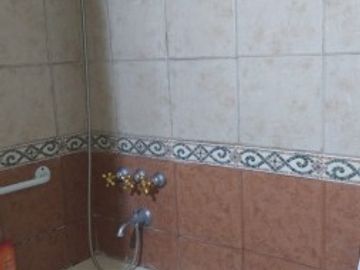 CASA EN PLENO CENTRO DE MUÃIZ, MUY BUEN ESTADO
