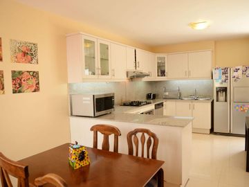 VENDO CASA 3 DORMITORIOS - NO ADOSADA - TUMBACO - INTERVALLES