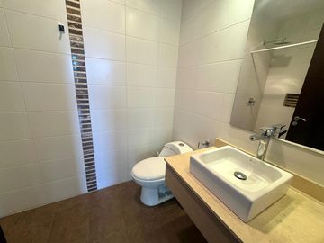 Vendo amplia Suite de 86m2 en Cumbayá cerca de la USFQ