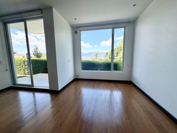 Vendo amplia Suite de 86m2 en Cumbayá cerca de la USFQ