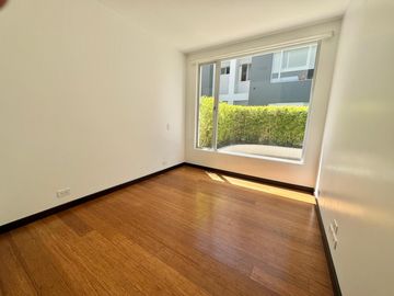 Vendo amplia Suite de 86m2 en Cumbayá cerca de la USFQ