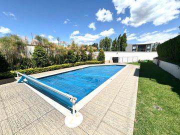 Vendo amplia Suite de 86m2 en Cumbayá cerca de la USFQ