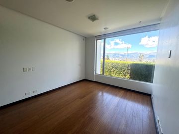 Vendo amplia Suite de 86m2 en Cumbayá cerca de la USFQ