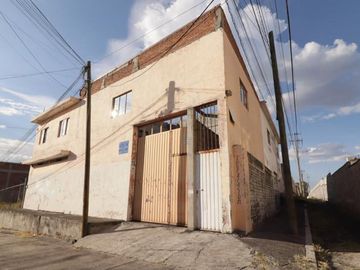 SE VENDE TERRENO EN MORELIA, ZONA ABASTOS, CANTERAS.