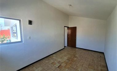Casa Venta 136 m2 con 5 recámaras, Col. Celanese, Toluca